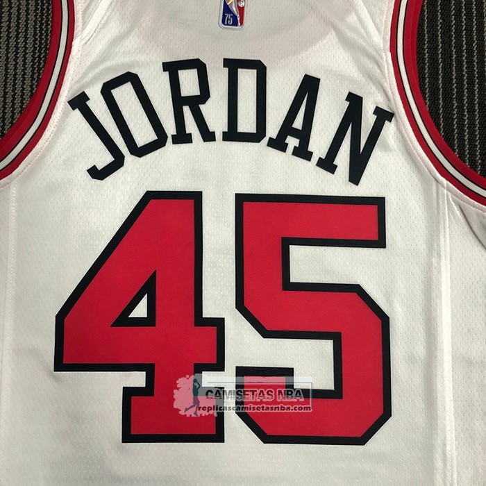 Camiseta Chicago Bulls Michael Jordan NO 45 Association 2021 Blanco